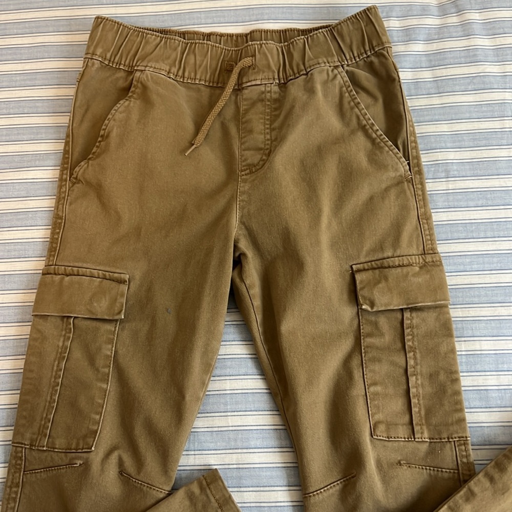 CAT & JACK KHAKI CARGO PANTS. SIZE 10